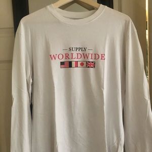 Cotton on long sleeve small worldwide graphic tee